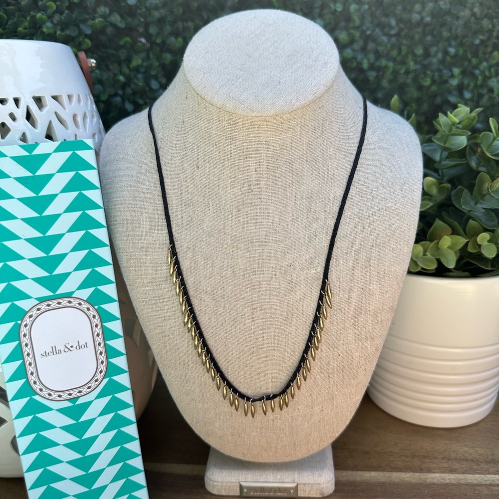 Stella & Dot Versatile Fringe Necklace
